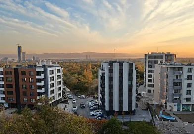 Слънчев ден с температури до 19°, облаци и дъжд следобед и вечерта