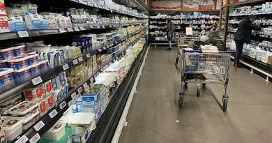 Държавата влиза в складовете на хипермаркетите заради надценките
